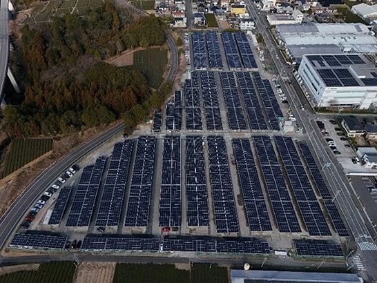 (写真1)テクノ矢崎のソーラーカーポート(出典:矢崎総業) イメージ