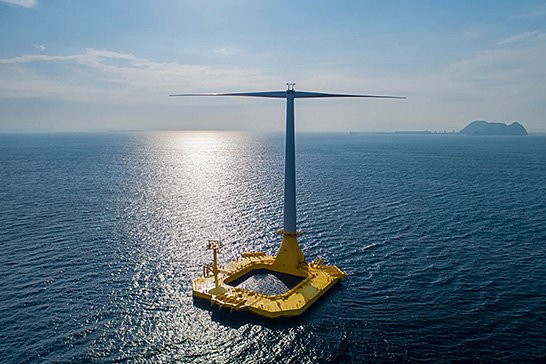 「響灘沖に浮かぶバージ型浮体式洋上風力発電所」(出典:ひびきフローティングウィンドパワー) イメージ