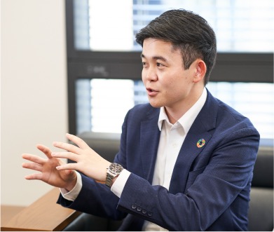 インタビューの写真